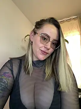 CurvyLust x online show from April 2026 01:12:02 PM