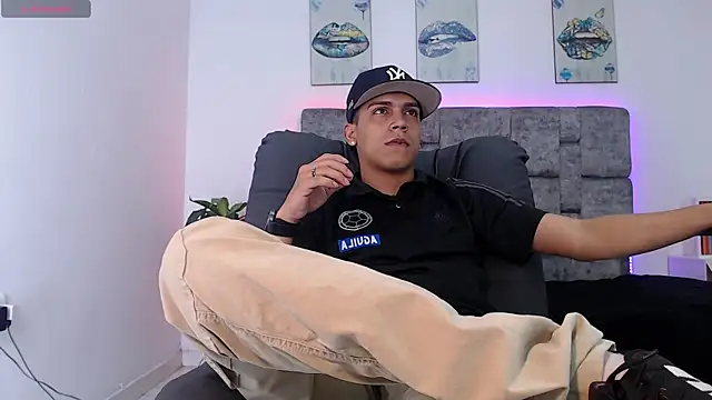 Snapshot of david_santos16 chatting on September 2025 04:01:01 AM david santos16 online show from September 2025 04:01:01 AM
