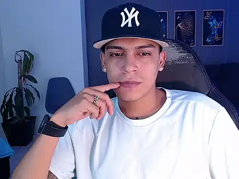 Snapshot of david_santos16 chatting on September 2025 04:45:02 AM david santos16 online show from September 2025 04:45:02 AM