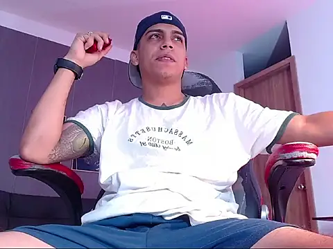 Snapshot of david_santos16 chatting on September 2025 01:43:01 AM david santos16 online show from September 2025 01:43:01 AM