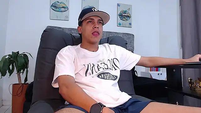 Snapshot of david_santos16 chatting on October 2025 03:42:01 AM david santos16 online show from October 2025 03:42:01 AM