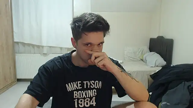 Snapshot of 2handsomemann chatting on June 2026 06:20:02 PM 2handsomemann online show from June 2026 06:20:02 PM