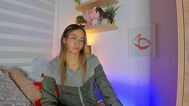 Snapshot of sara_madrid chatting on March 2026 12:01:01 PM sara madrid online show from March 2026 12:01:01 PM