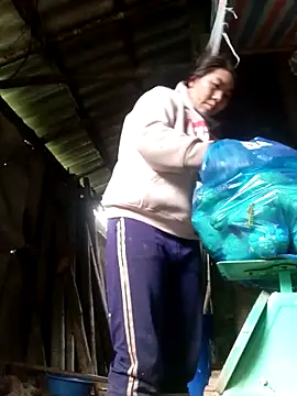 quynhkoolbae online show from November 2025 01:48:01 AM