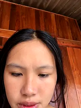 Snapshot of May_nhi chatting on September 2025 04:58:01 AM May nhi online show from September 2025 04:58:01 AM