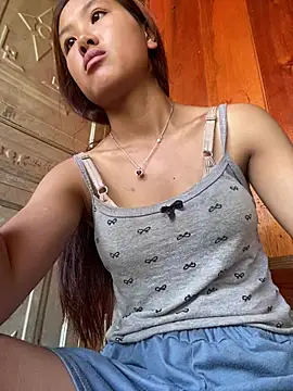 Snapshot of May_nhi chatting on July 2026 12:57:01 AM May nhi online show from July 2026 12:57:01 AM
