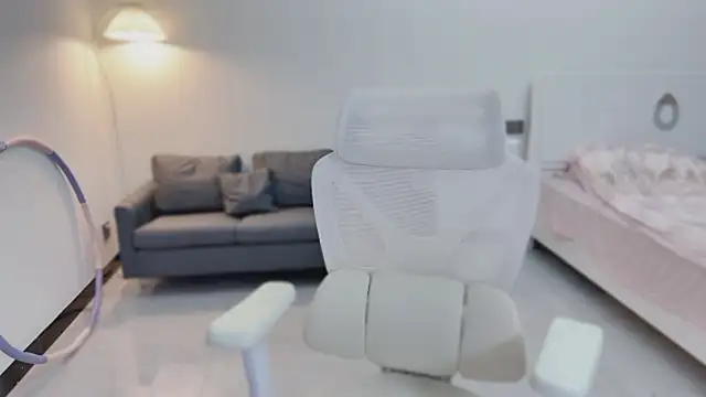 Maymay  online show from September 2025 11:45:02 AM