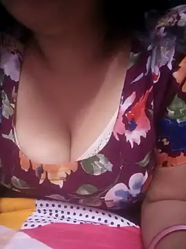 TINASONI online show from November 2025 09:59:01 PM