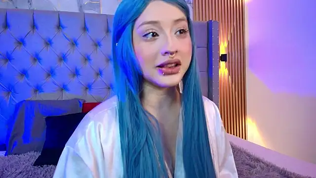 Suxan White  online show from March 2026 12:33:01 PM