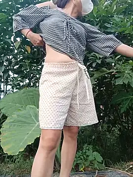 Snapshot of linda_bae00 chatting on June 2026 11:35:02 AM linda bae00 online show from June 2026 11:35:02 AM