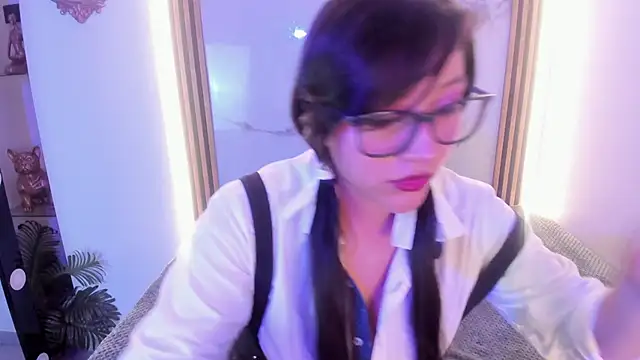 Skye bluee  online show from October 2025 03:03:02 AM
