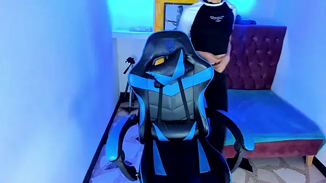 alison moon7 online show from November 2025 12:20:01 PM