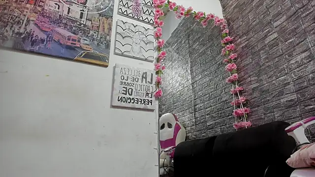 karoll  sex online show from February 2026 12:43:02 PM