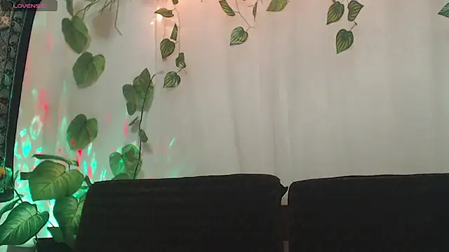 Snapshot of MysticNight_ chatting on October 2025 01:35:01 AM MysticNight online show from October 2025 01:35:01 AM