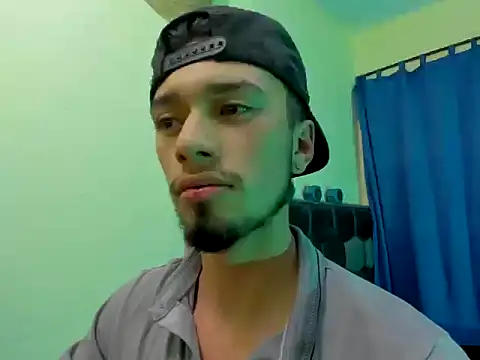 Snapshot of theostone chatting on September 2025 07:29:01 AM theostone online show from September 2025 07:29:01 AM