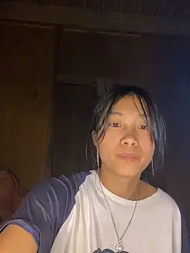 EmLy02 online show from November 2025 01:18:02 PM