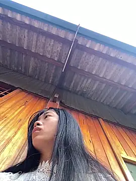 EmLy02 online show from December 2025 12:40:01 AM