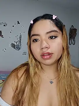 Emily  Hott online show from May 2026 11:43:01 PM