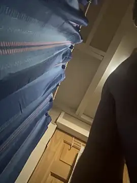 kev0n2389 online show from October 2025 04:51:01 PM