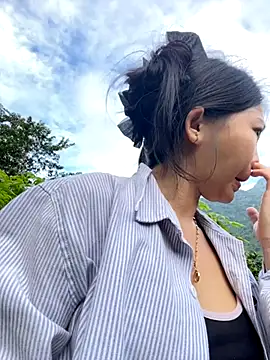 Snapshot of Miumieu chatting on October 2025 12:43:02 AM Miumieu online show from October 2025 12:43:02 AM