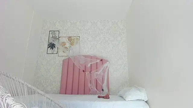 emy barnert online show from October 2025 12:17:01 PM