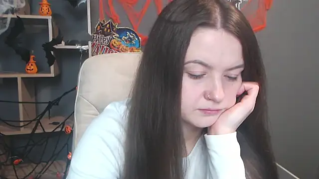 Snapshot of MavkaCute chatting on November 2025 07:04:01 PM MavkaCute online show from November 2025 07:04:01 PM