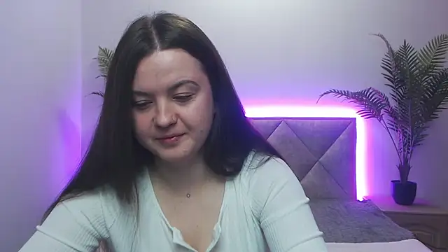 Snapshot of MavkaCute chatting on November 2025 07:07:02 PM MavkaCute online show from November 2025 07:07:02 PM