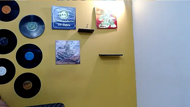 skinnyverus18 online show from April 2026 07:19:02 PM