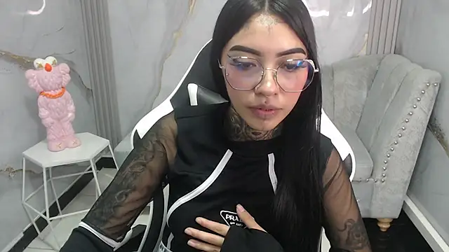 Snapshot of Ashley_Blum_v chatting on October 2025 08:03:02 PM Ashley Blum v online show from October 2025 08:03:02 PM