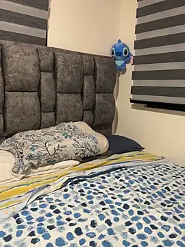 MacaW09 online show from November 2025 11:06:01 PM