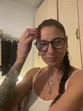 eddivad6974 online show from February 2026 07:57:02 AM