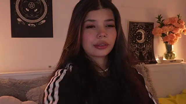 sophieee art online show from October 2025 02:12:02 AM