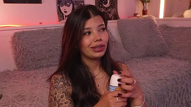 sophieee art online show from March 2026 05:55:01 AM