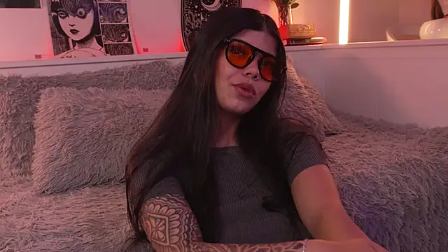 sophieee art online show from April 2026 10:31:01 AM