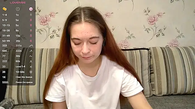 Snapshot of KissKarina chatting on October 2025 12:56:02 PM KissKarina online show from October 2025 12:56:02 PM