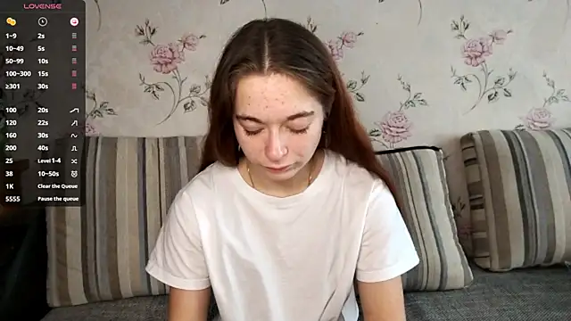 Snapshot of KissKarina chatting on October 2025 05:27:02 AM KissKarina online show from October 2025 05:27:02 AM