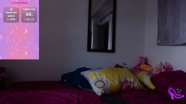 Snapshot of AllysonStonne chatting on November 2025 07:35:02 PM AllysonStonne online show from November 2025 07:35:02 PM