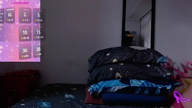 Snapshot of AllysonStonne chatting on November 2025 08:30:01 PM AllysonStonne online show from November 2025 08:30:01 PM