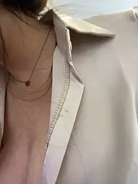 jiajia1060 online show from November 2025 01:00:02 PM