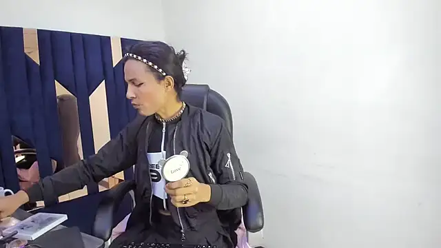 Aisha hotts777 online show from April 2026 03:13:02 AM