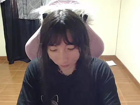 Snapshot of ScarlettShirahoshi chatting on November 2025 03:58:01 PM ScarlettShirahoshi online show from November 2025 03:58:01 PM