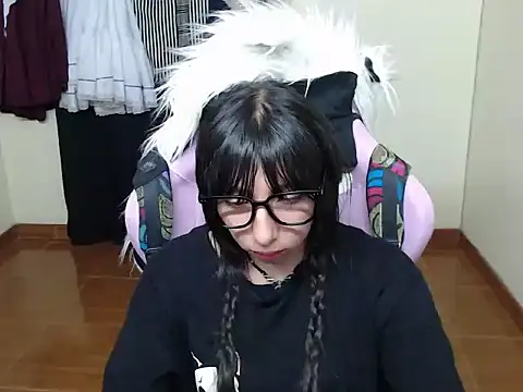 Snapshot of ScarlettShirahoshi chatting on December 2025 11:10:01 PM ScarlettShirahoshi online show from December 2025 11:10:01 PM