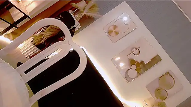 PearlDenis online show from May 2026 07:09:02 PM