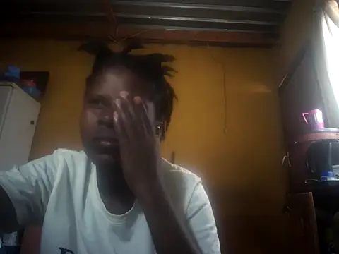 Snapshot of Caramelchick01 chatting on September 2025 01:44:02 PM Caramelchick01 online show from September 2025 01:44:02 PM