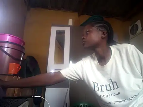 Snapshot of Caramelchick01 chatting on October 2025 06:15:02 AM Caramelchick01 online show from October 2025 06:15:02 AM