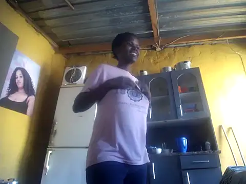 Snapshot of Caramelchick01 chatting on November 2025 06:46:02 AM Caramelchick01 online show from November 2025 06:46:02 AM