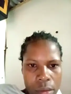 Snapshot of Caramelchick01 chatting on November 2025 04:22:02 AM Caramelchick01 online show from November 2025 04:22:02 AM