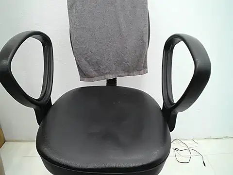  Lady- online show from December 2025 07:56:02 AM