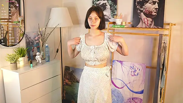 SuzanneHowse online show from September 2025 07:19:02 AM