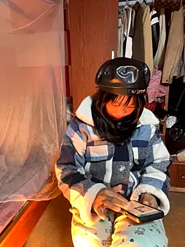 AAANINE22 online show from October 2025 06:32:01 AM